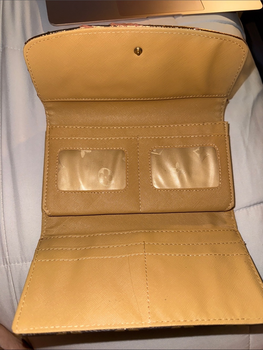 Women’s Wallet - Picture 4 of 4